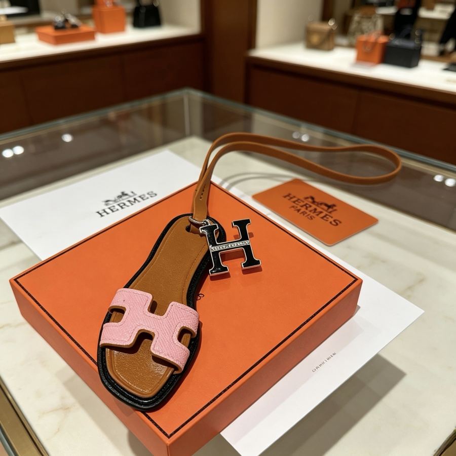 Hermes Jewelry New Hermes Keychain Hermes Charm Keychain Hermes 1:1 k Keychain — photo 4