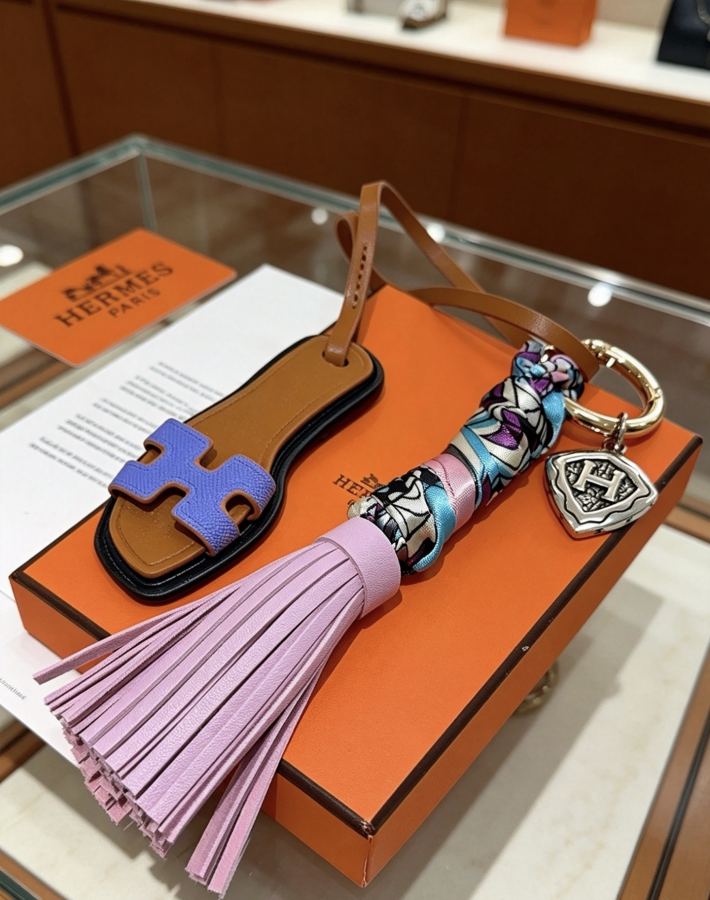 Hermes Jewelry New Hermes Keychain Hermes Charm Keychain Hermes 1:1 k Keychain — photo 2