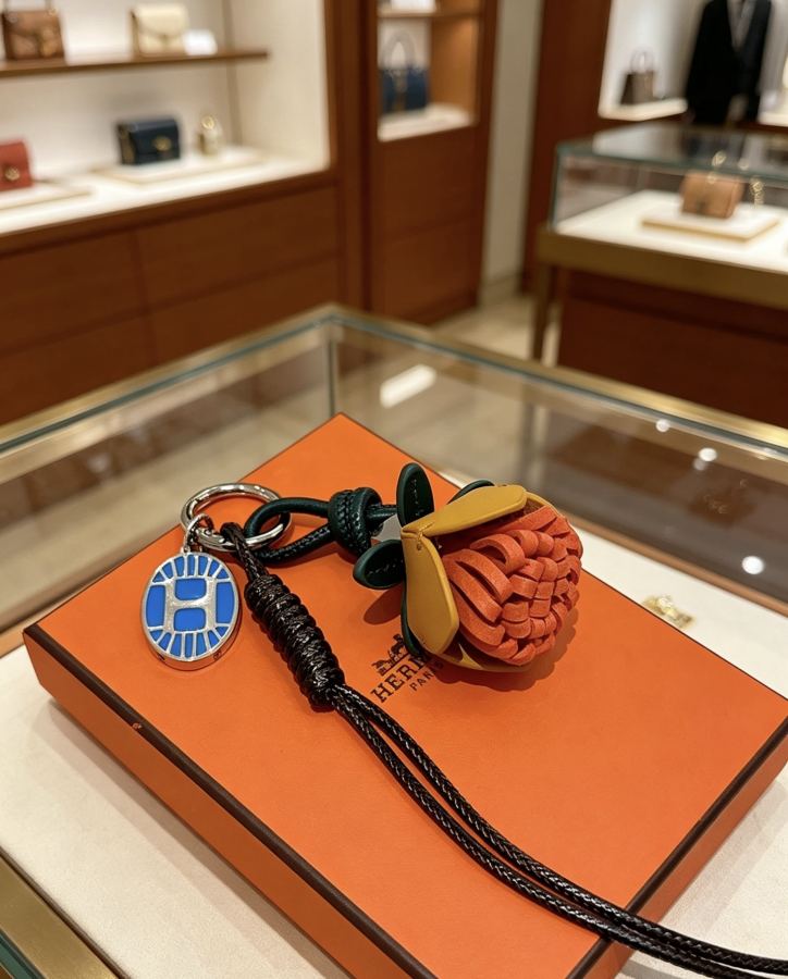 Hermes Jewelry New Hermes Keychain Hermes Charm Keychain Hermes 1:1 k Keychain — photo 2