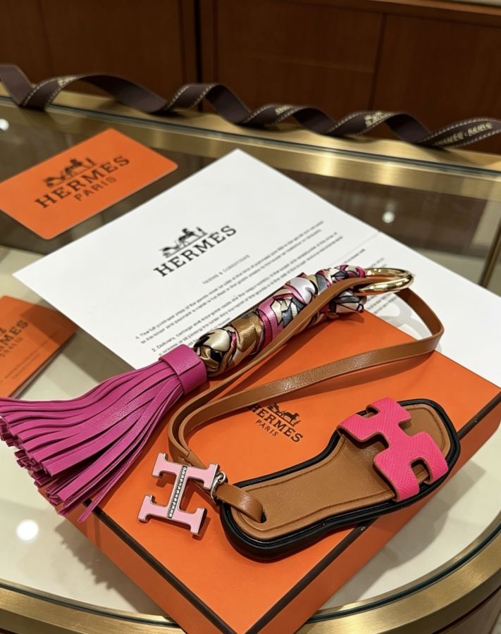 Hermes Jewelry New Hermes Keychain Hermes Charm Keychain Hermes 1:1 k Keychain — photo 4