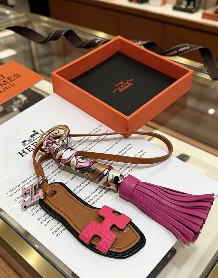 Hermes Jewelry New Hermes Keychain Hermes Charm Keychain Hermes 1:1 k Keychain — photo 6