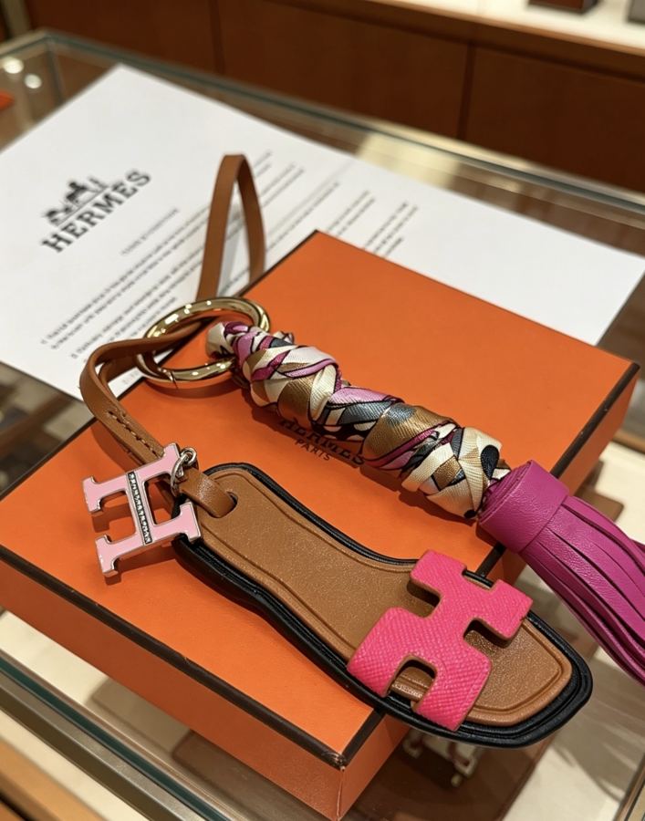 Hermes Jewelry New Hermes Keychain Hermes Charm Keychain Hermes 1:1 k Keychain — photo 8