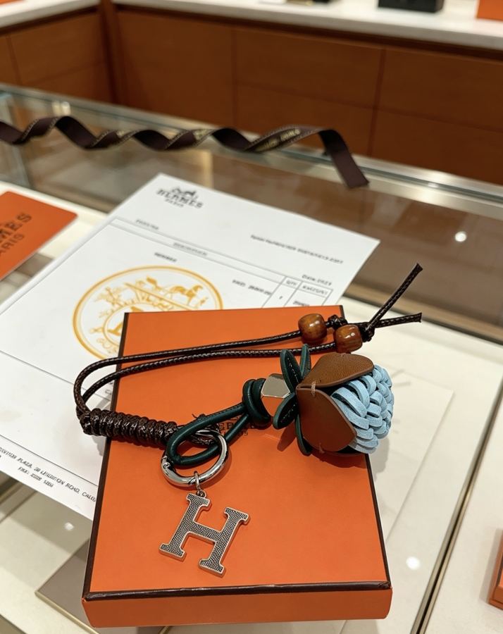 Hermes Jewelry New Hermes Keychain Hermes Charm Keychain Hermes 1:1 k Keychain — photo 3
