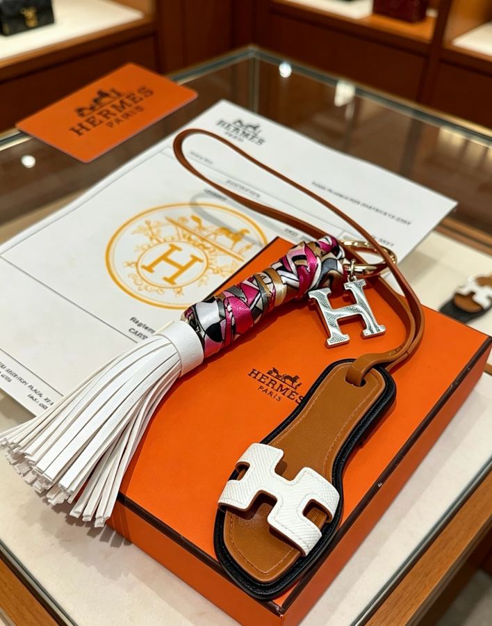 Hermes Jewelry New Hermes Keychain Hermes Charm Keychain Hermes 1:1 k Keychain — photo 4