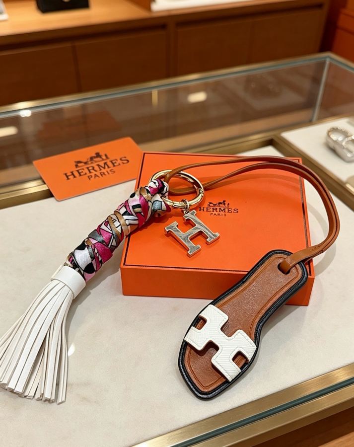 Hermes Jewelry New Hermes Keychain Hermes Charm Keychain Hermes 1:1 k Keychain — photo 6