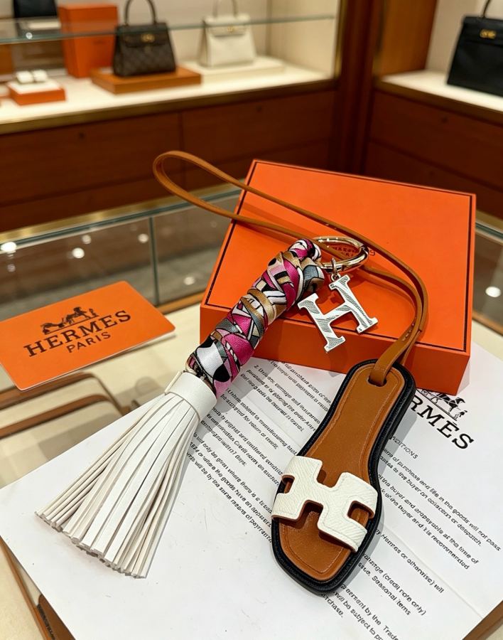 Hermes Jewelry New Hermes Keychain Hermes Charm Keychain Hermes 1:1 k Keychain — photo 3