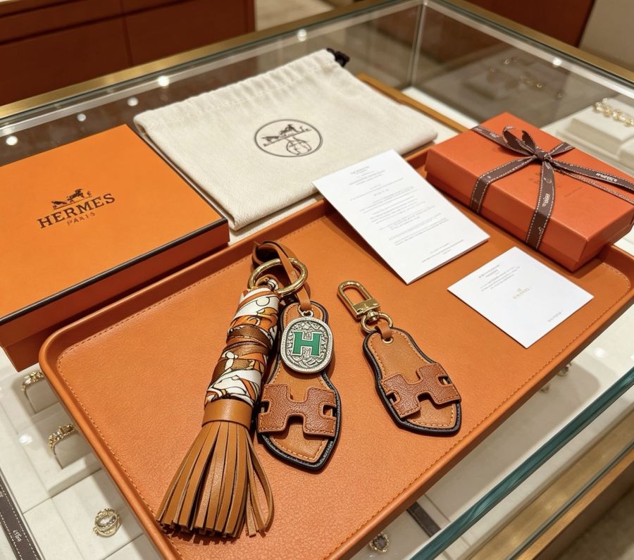 Hermes Jewelry New Hermes Charm Keychain Hermes 1:1 k Keychain — photo 7