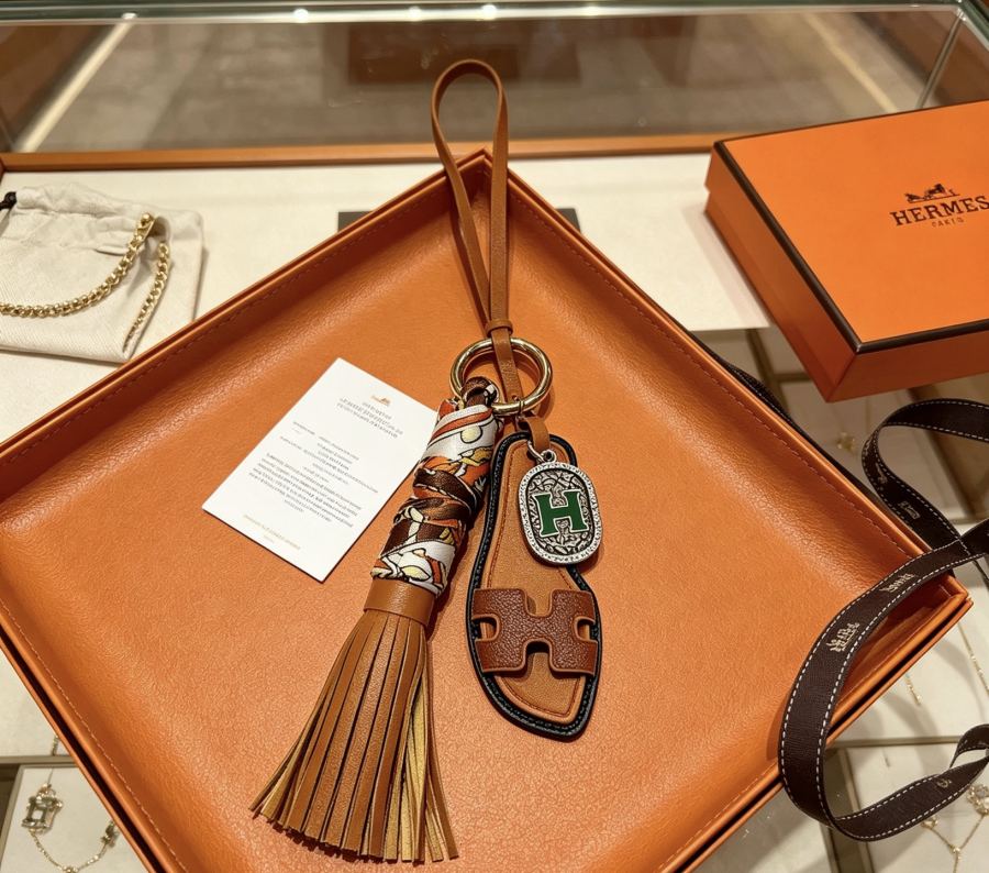 Hermes Jewelry New Hermes Charm Keychain Hermes 1:1 k Keychain — photo 8