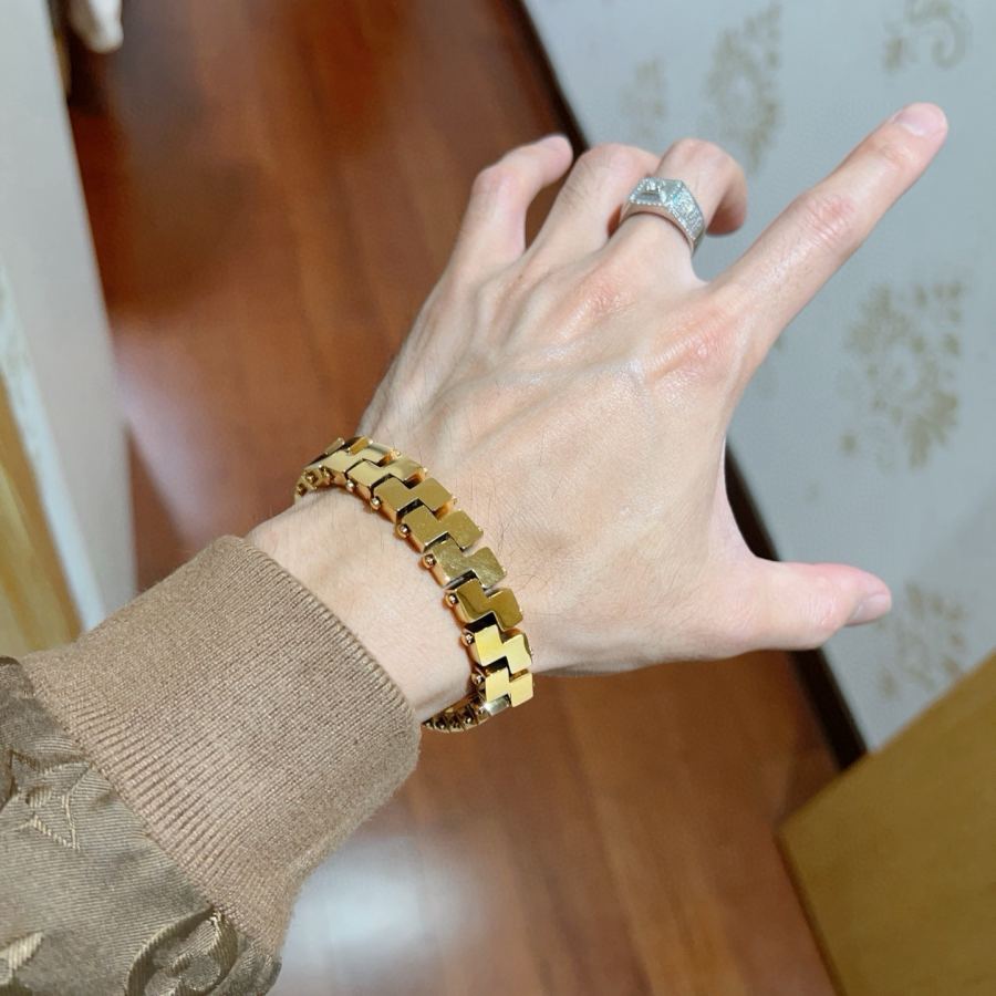 Gucci Jewelry New 2026 Gucci New feel nice — 1:1 Replica — photo 3