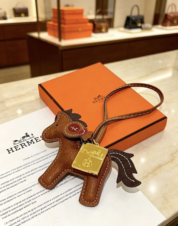 Hermes Jewelry New Hermes Keychain Hermes Charm Keychain Hermes 1:1 k Keychain — photo 8