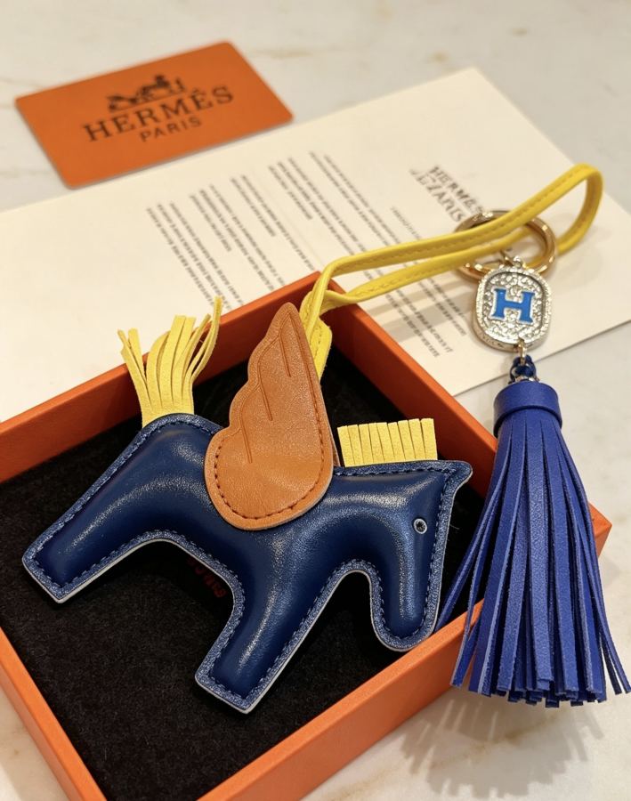 Hermes Jewelry New Hermes Keychain Hermes Charm Keychain Hermes 1:1 k Charm — photo 9