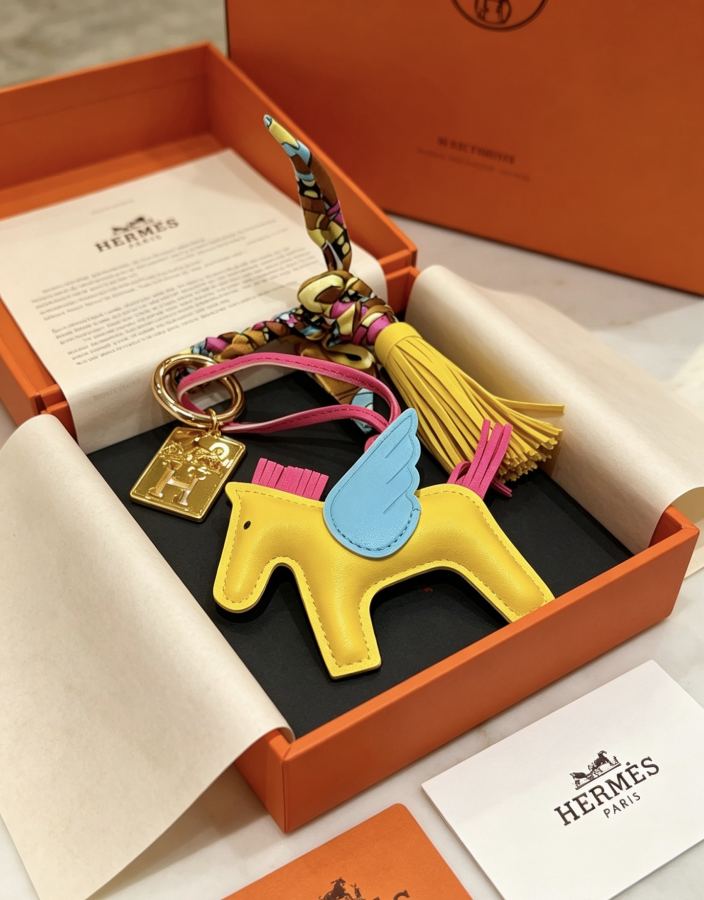 Hermes Jewelry New Hermes Keychain Hermes Charm Keychain Hermes 1:1 k Charm — photo 6