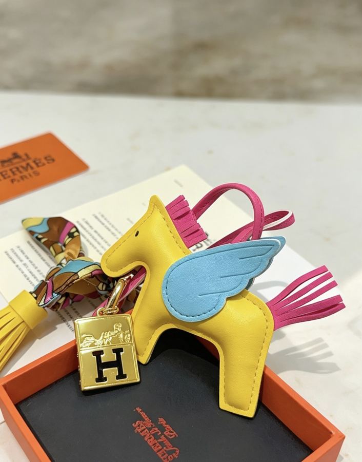 Hermes Jewelry New Hermes Keychain Hermes Charm Keychain Hermes 1:1 k Charm — photo 9