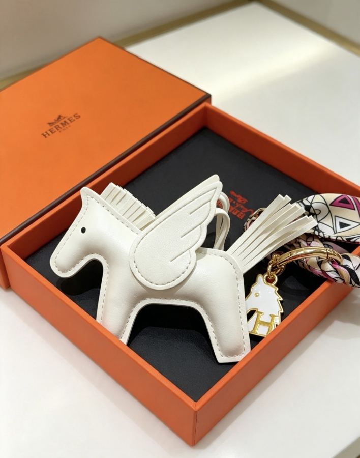 Hermes Jewelry New Hermes Keychain Hermes Charm Keychain Hermes 1:1 k Charm — photo 4