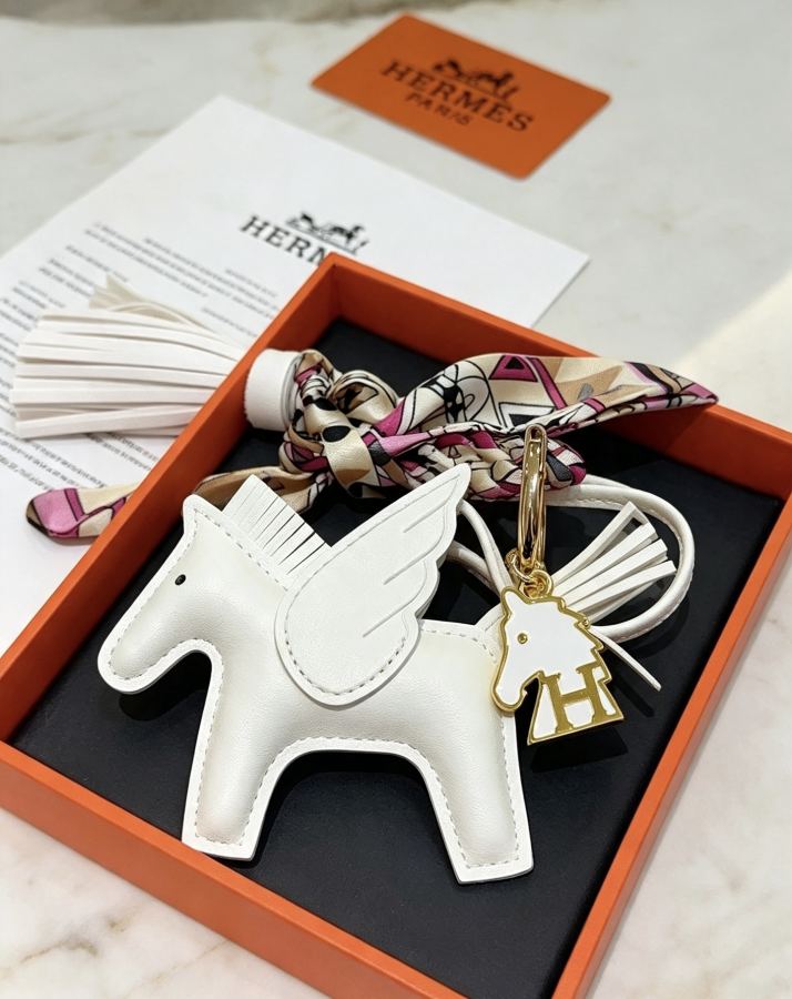 Hermes Jewelry New Hermes Keychain Hermes Charm Keychain Hermes 1:1 k Charm — photo 6