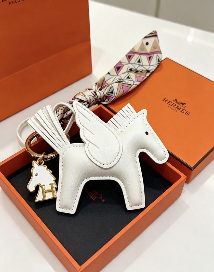 Hermes Jewelry New Hermes Keychain Hermes Charm Keychain Hermes 1:1 k Charm — photo 2