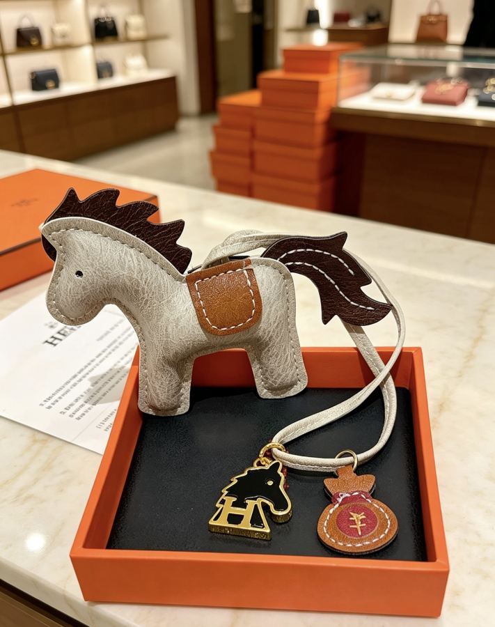 Hermes Jewelry New Hermes Keychain Hermes Charm Keychain Hermes 1:1 k Keychain — photo 9