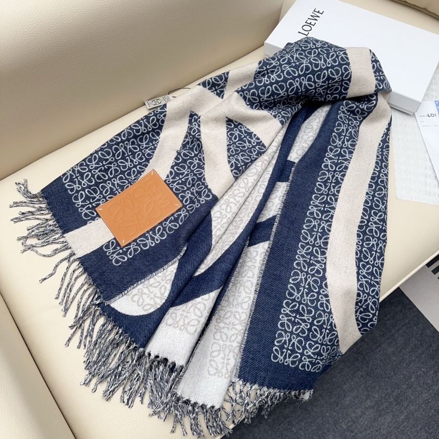Loewe scarf Loewe2024 Khaki Green Anagram LOEWE L 24 C Loewe logo 130×140cm 2x10cm LOEWE Anagram — AAA Quality Replica — photo 8
