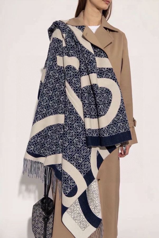 Loewe scarf Loewe2024 Khaki Green Anagram LOEWE L 24 C Loewe logo 130×140cm 2x10cm LOEWE Anagram — AAA Quality Replica
