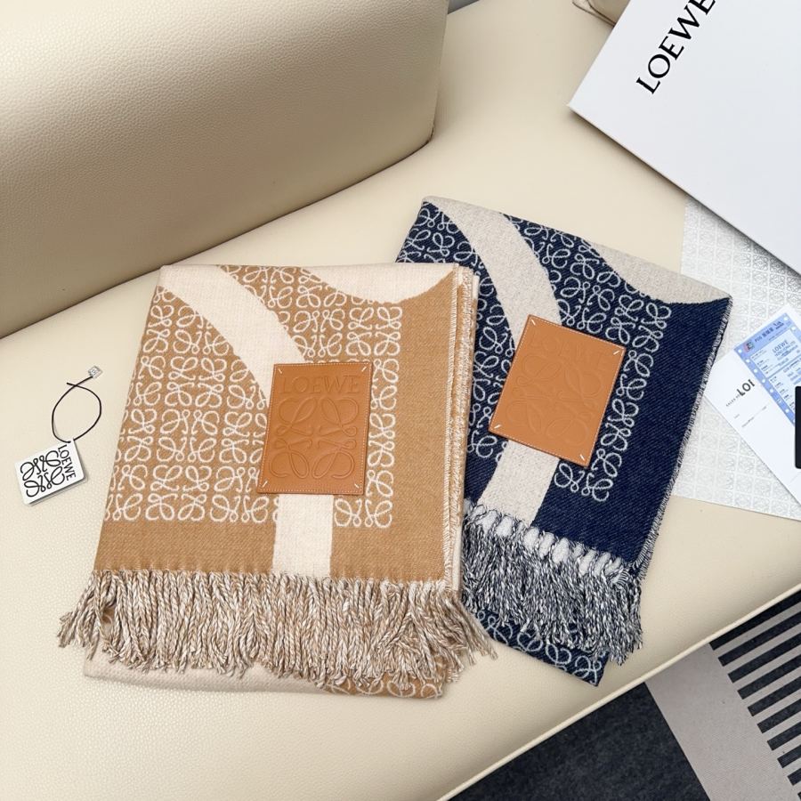 Loewe scarf Loewe2024 Khaki Green Anagram LOEWE L 24 C Loewe logo 130×140cm 2x10cm LOEWE Anagram — AAA Quality Replica — photo 9