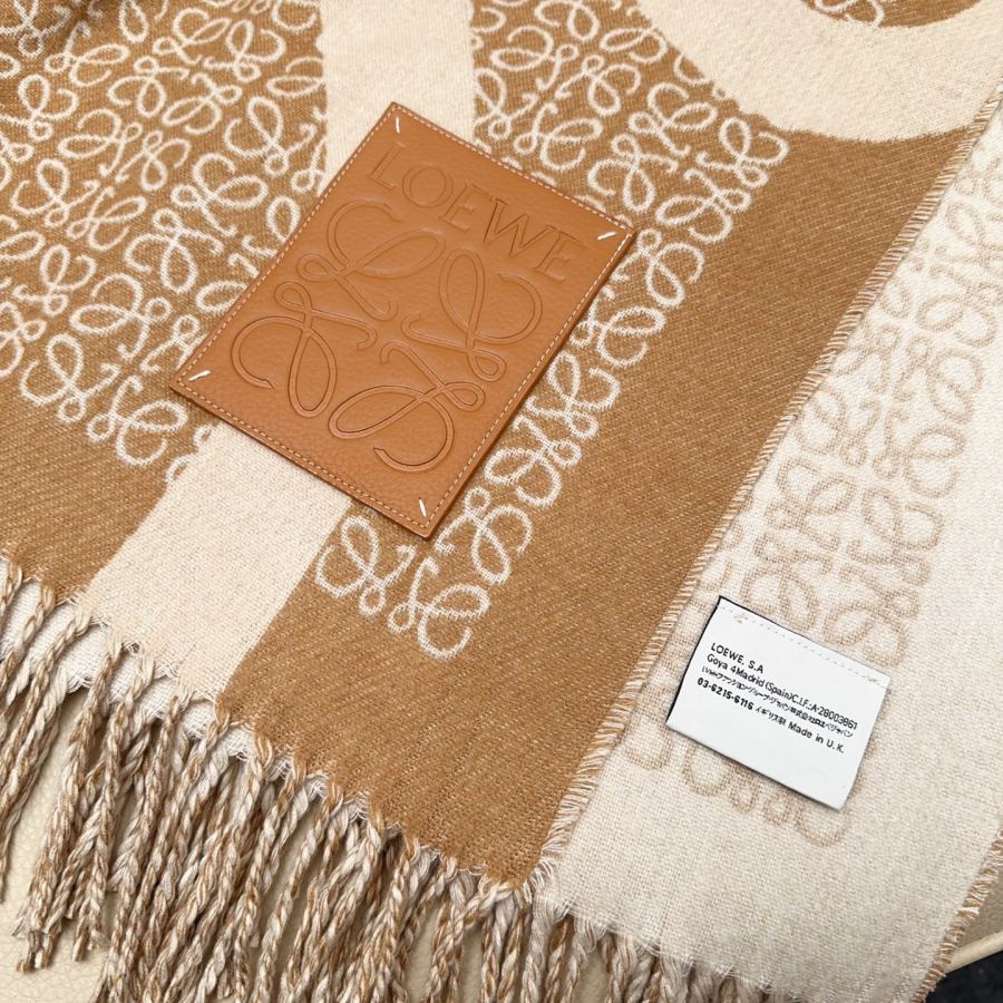 Loewe scarf New Khaki Green Anagram LOEWE L 24 C Loewe logo 130×140cm 2x10cm LOEWE Anagram — AAA Quality Replica — photo 6