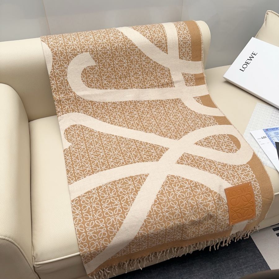 Loewe scarf New Khaki Green Anagram LOEWE L 24 C Loewe logo 130×140cm 2x10cm LOEWE Anagram — AAA Quality Replica — photo 4