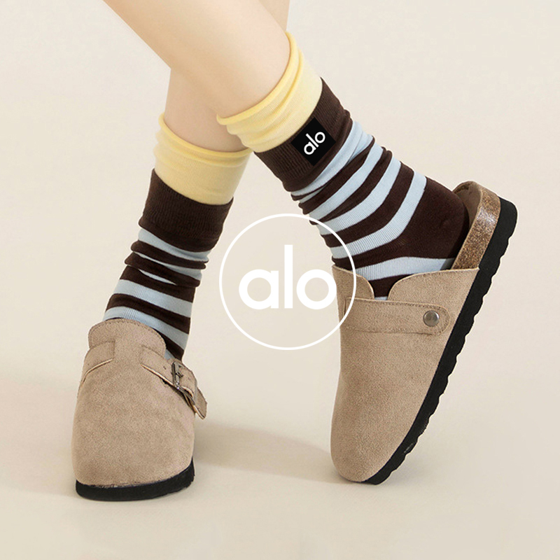 Alo accessories aloyoga Contrast Color Splicing Socks Medium Simple Socks Versatile Simple Pile — 1:1 Replica — photo 3