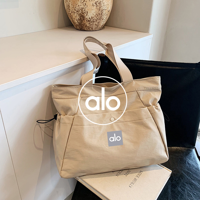 Alo accessories aloyoga shoulder bag solid color large capacity yoga casual commuting handbag — 1:1 Replica For Sale — photo 3