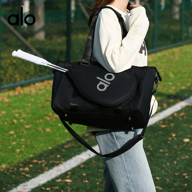 Alo accessories aloyoga large capacity portable shoulder travel bag tennis bag fashion sports fitness — Premium Replica — photo 2