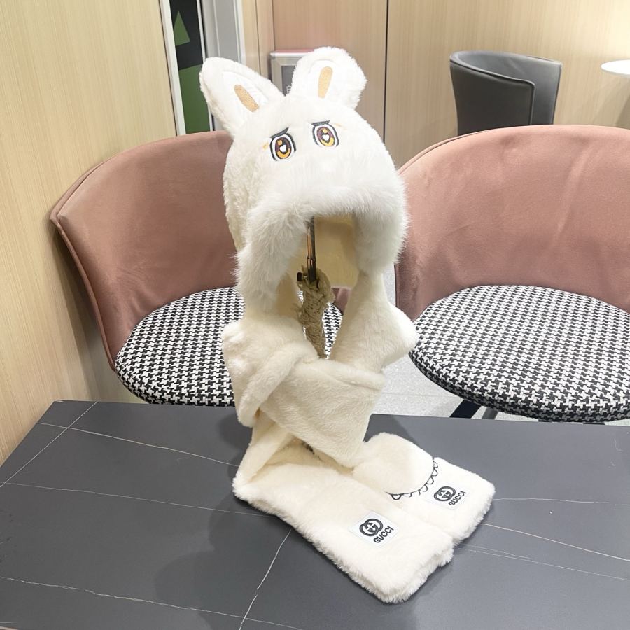gucci scarf GUCCI winter plush thickened hat, scarf and gloves three-piece set to keep warm — Premium Replica — photo 6