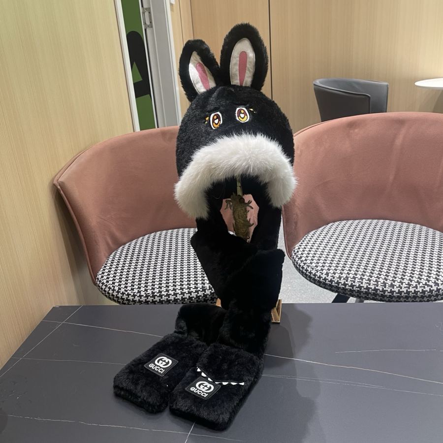 gucci scarf GUCCI winter plush thickened hat, scarf and gloves three-piece set to keep warm — AAA Quality Replica — photo 2