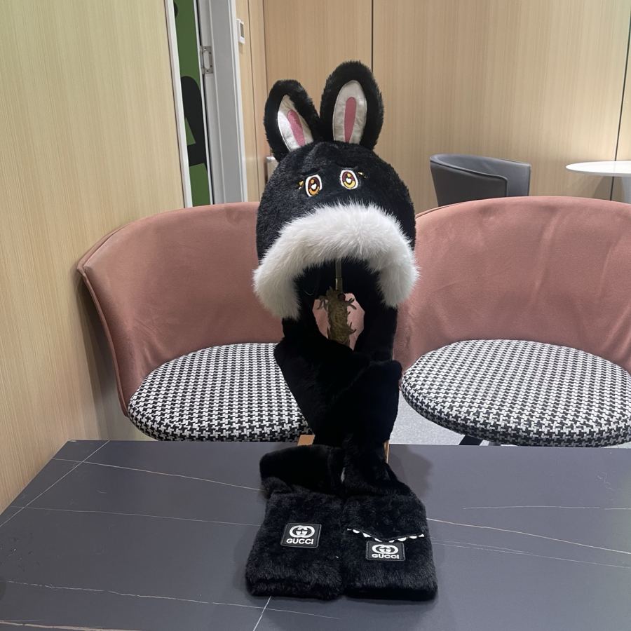 gucci scarf GUCCI winter plush thickened hat, scarf and gloves three-piece set to keep warm — AAA Quality Replica