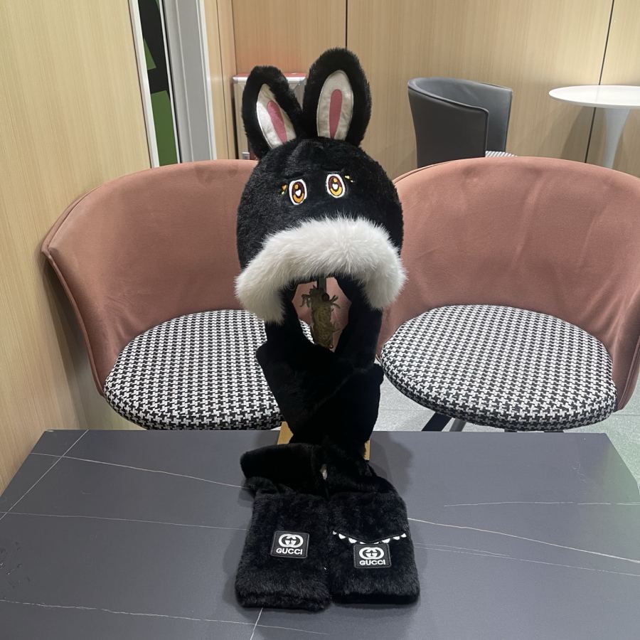 gucci scarf GUCCI winter plush thickened hat, scarf and gloves three-piece set to keep warm — AAA Quality Replica — photo 4