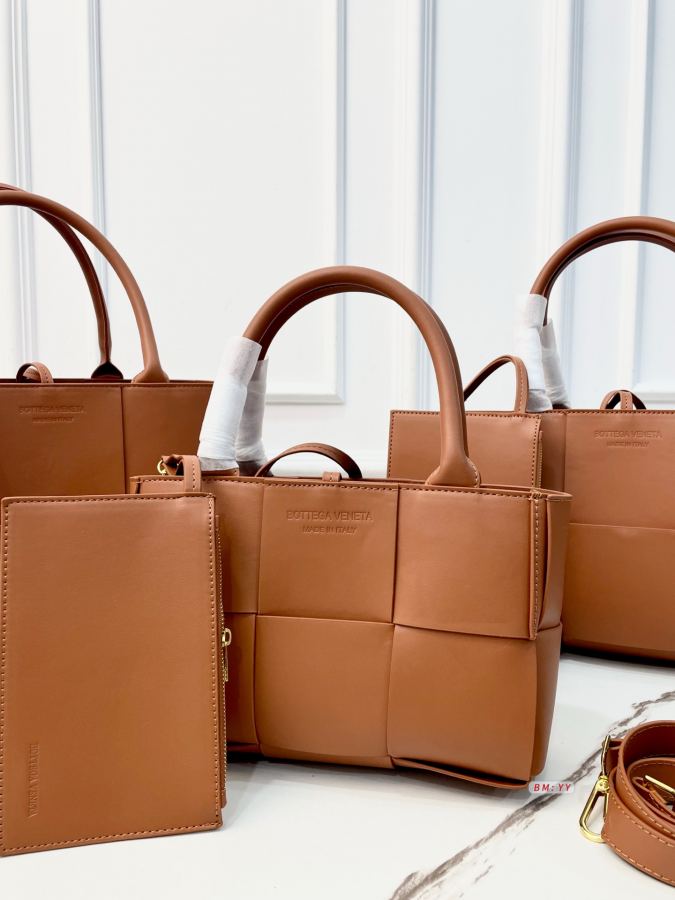 Bottega Veneta bag bv BOTTEGA VENETA Traveller Intrecciato + — 1:1 Replica — photo 3