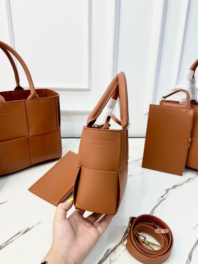 Bottega Veneta bag bv BOTTEGA VENETA Traveller Intrecciato + — 1:1 Replica — photo 6