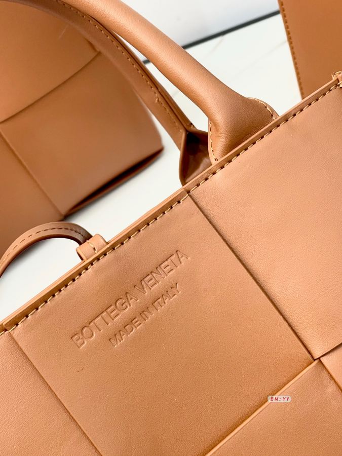 Bottega Veneta bag bv BOTTEGA VENETA Traveller Intrecciato + — 1:1 Replica — photo 4