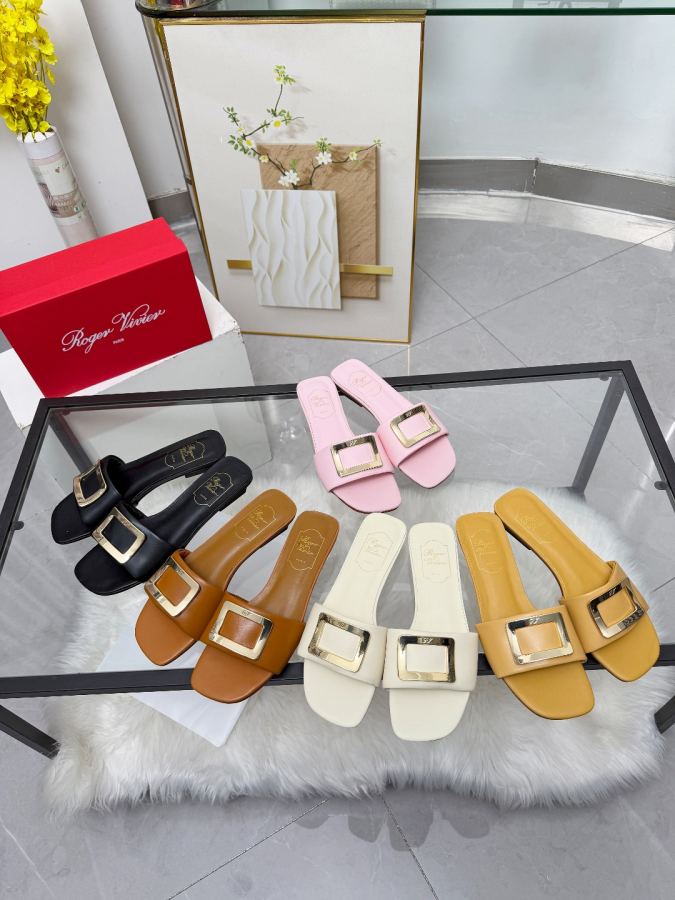 RV women's shoes Factory RV 2026 Summer New, essential for comfort and leisure. Size: 35-42 (leather — AAA Quality Replica