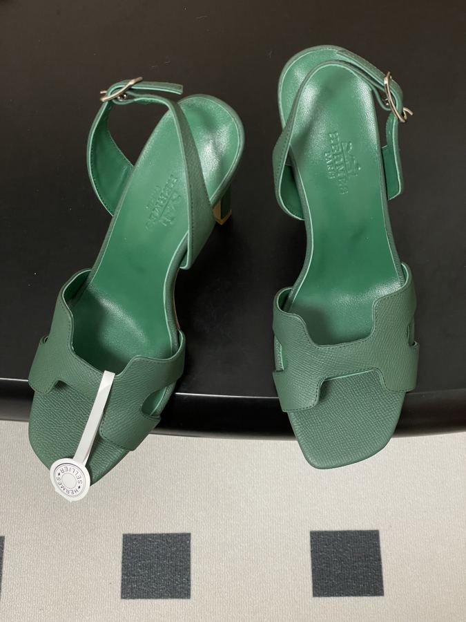 Hermes women's shoes -Top quality (with high-end airplane box ) — AAA Quality Replica — photo 2