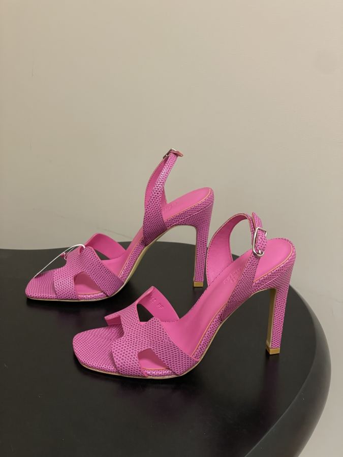 Hermes women's shoes -Top quality (with high-end airplane box ) — AAA Quality Replica — photo 3
