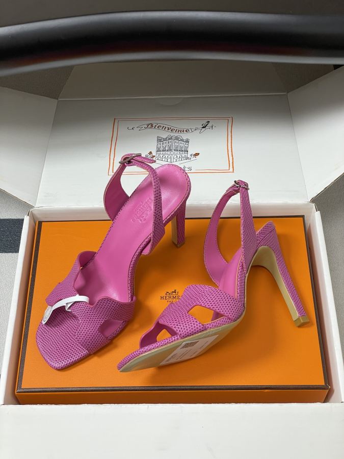 Hermes women's shoes -Top quality (with high-end airplane box ) — AAA Quality Replica — photo 4