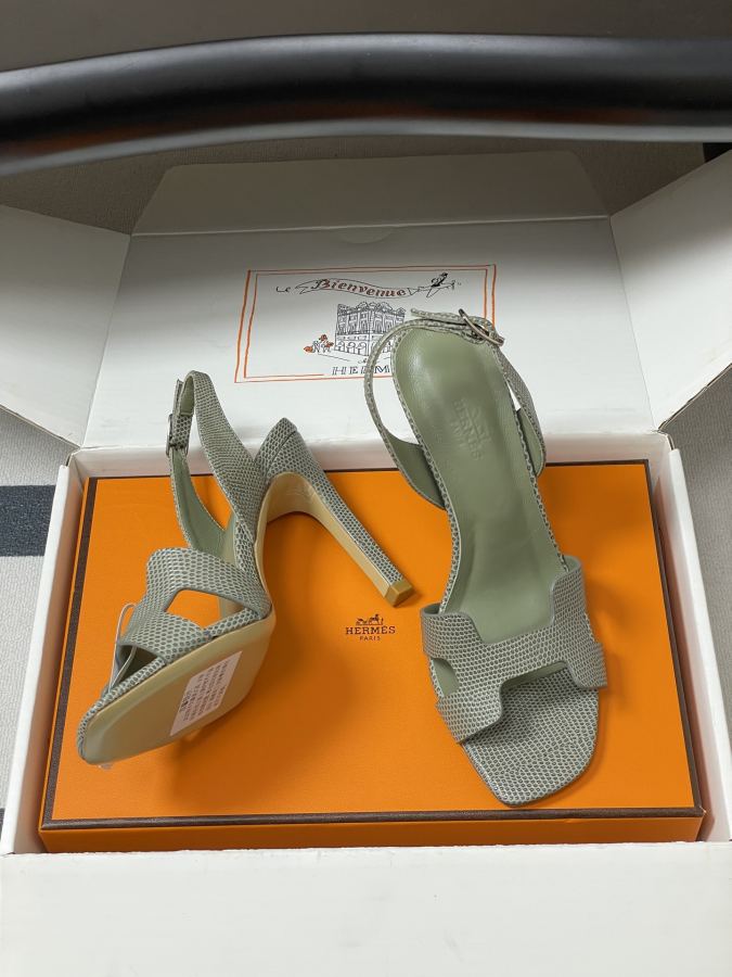 Hermes women's shoes -Top quality (with high-end airplane box ) — AAA Quality Replica — photo 6