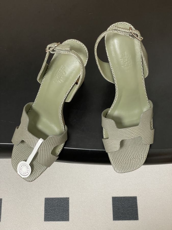 Hermes women's shoes -Top quality (with high-end airplane box ) — AAA Quality Replica — photo 2