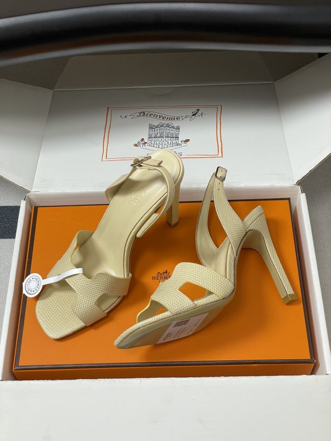 Hermes women's shoes -Top quality (with high-end airplane box ) — Premium Replica — photo 4