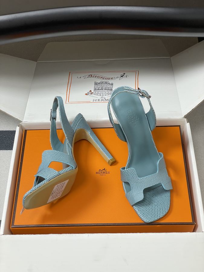 Hermes women's shoes -Top quality (with high-end airplane box ) — 1:1 Replica — photo 6