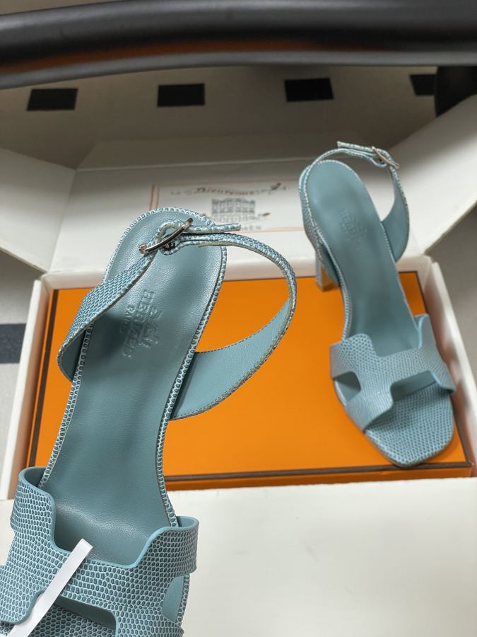 Hermes women's shoes -Top quality (with high-end airplane box ) — 1:1 Replica — photo 7