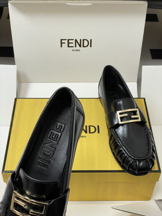 Fendi women's shoes -Made in Dongguan (with high-end airplane box ) — Premium Replica — photo 6
