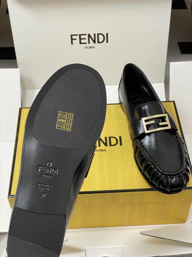 Fendi women's shoes -Made in Dongguan (with high-end airplane box ) — Premium Replica — photo 8