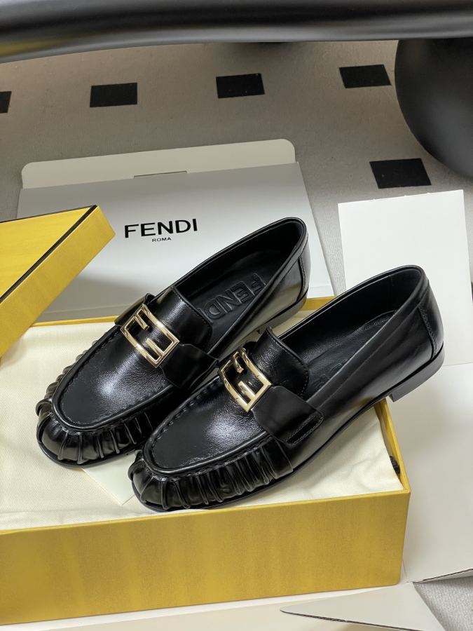 Fendi women's shoes -Made in Dongguan (with high-end airplane box ) — Premium Replica — photo 4
