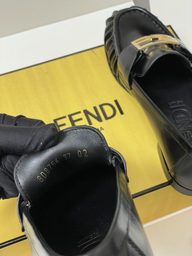 Fendi women's shoes -Made in Dongguan (with high-end airplane box ) — Premium Replica — photo 7
