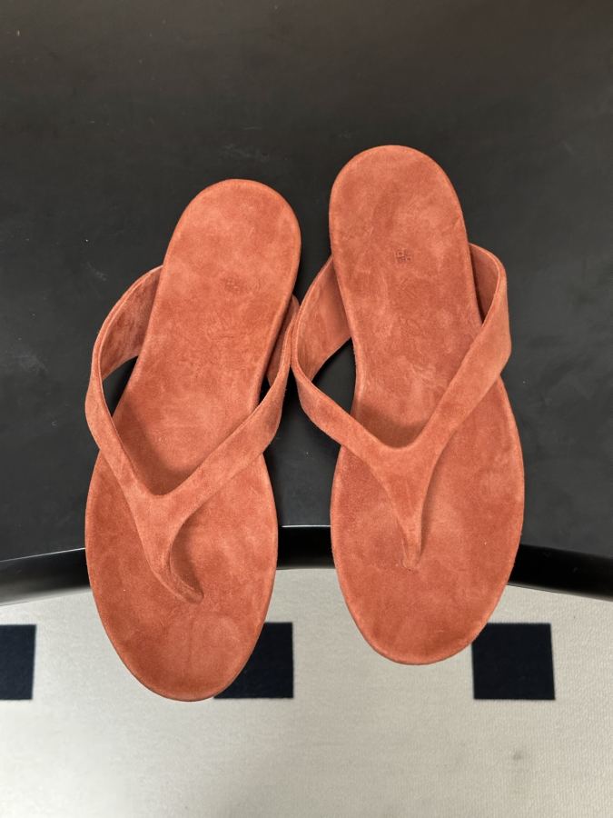 LP women's shoes -Made in Dongguan (with high-end airplane box ) — AAA Quality Replica — photo 2
